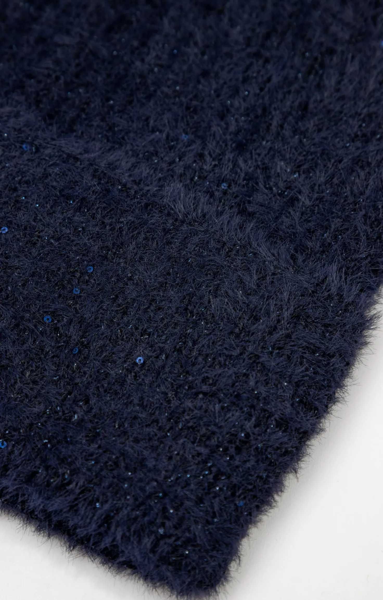 Bonnet uni avec fils métalliques sequins -