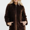 Manteau en fausse fourrure à capuche -
