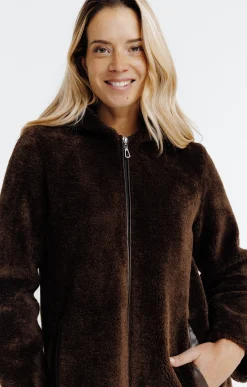 Manteau en fausse fourrure à capuche -