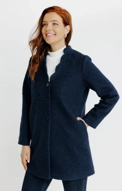 Manteau long en matière bouclette -