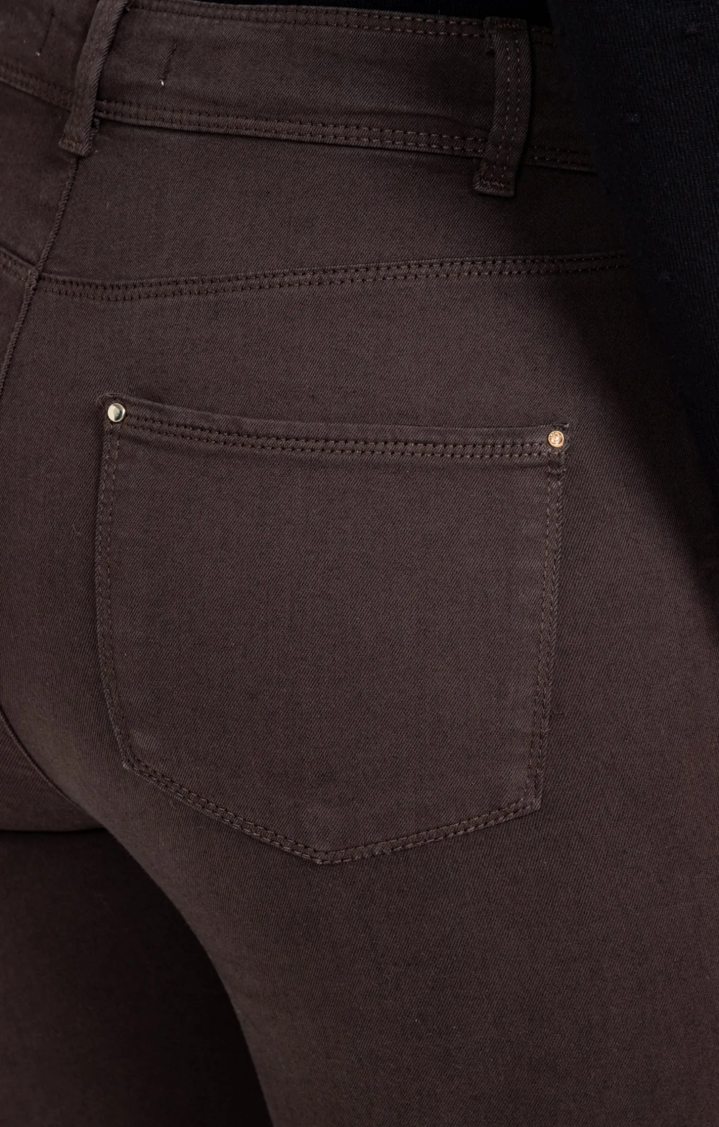 Pantalon 7/8 brodé en coton viscose -