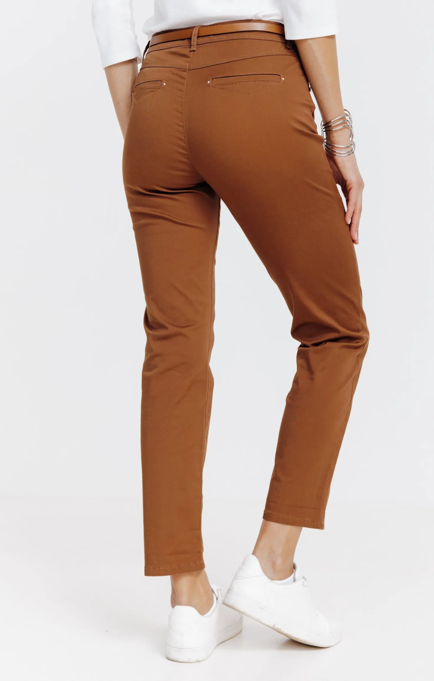Pantalon 7/8 forme chino avec ceinture -