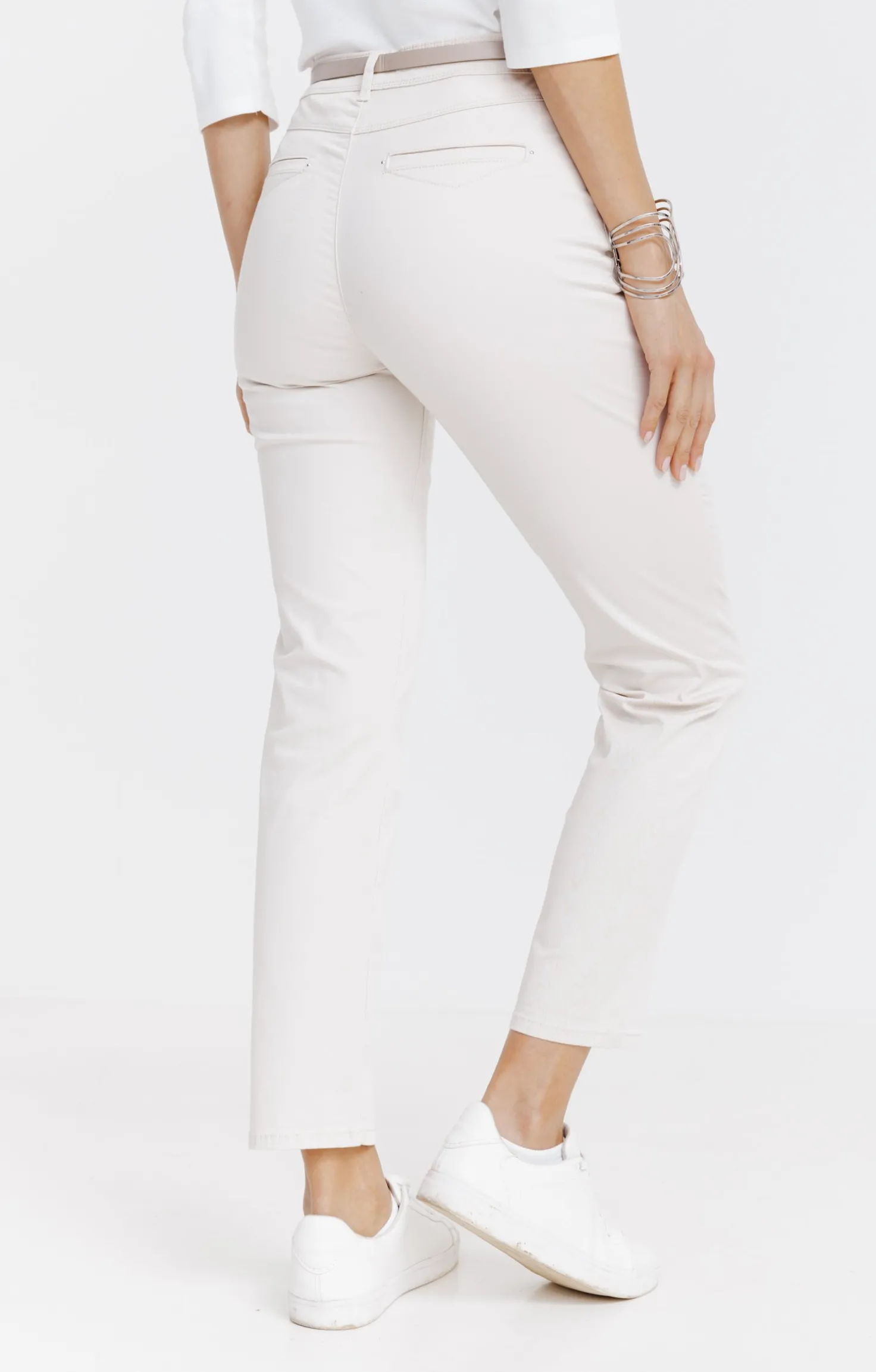 Pantalon 7/8 forme chino avec ceinture -