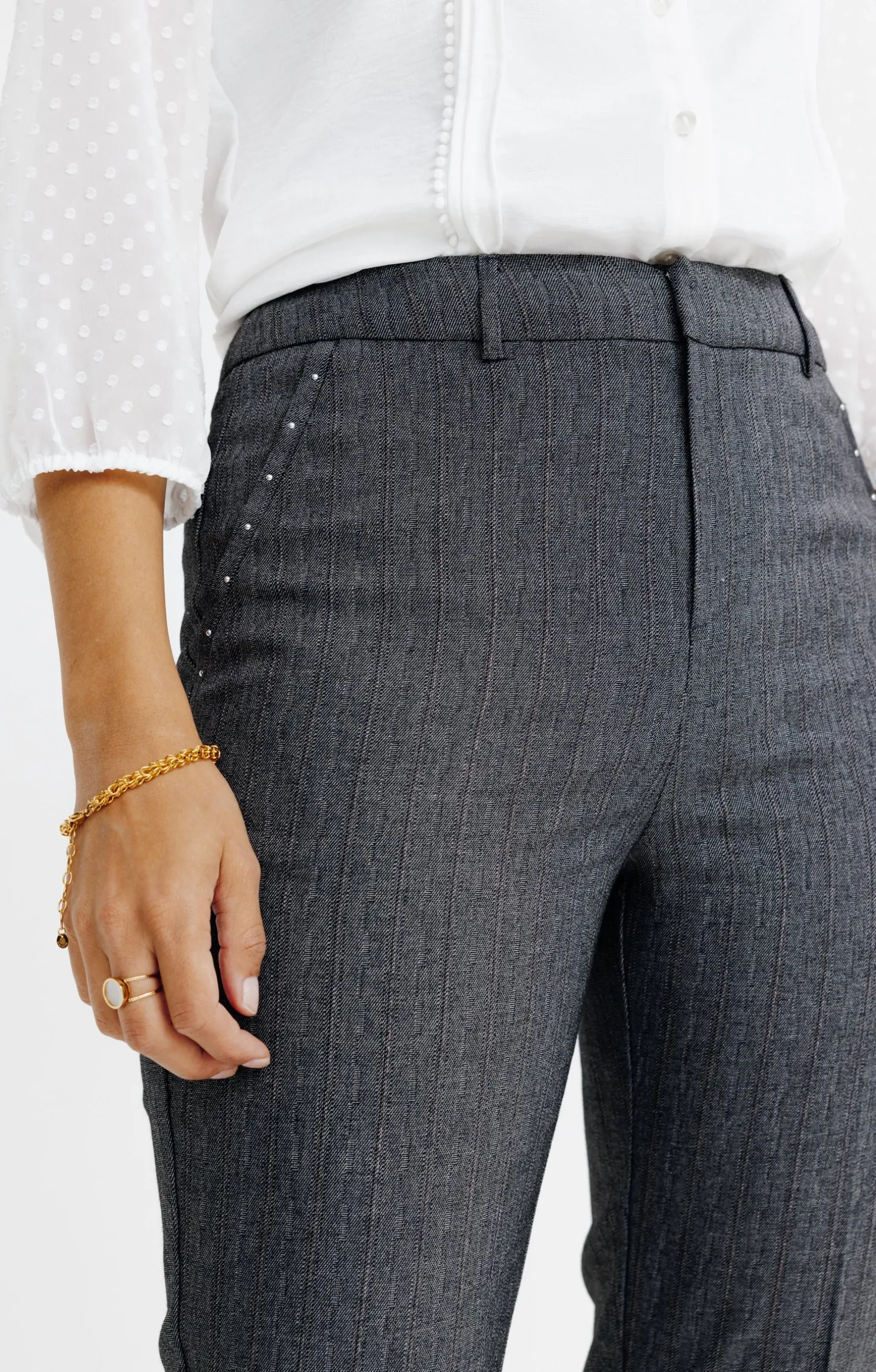 PANTALON RAYE AVEC STRASS -