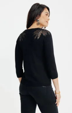PULL AVEC BRODERIES ET STRASS -