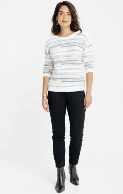 PULL AVEC JEU DE RAYURES -