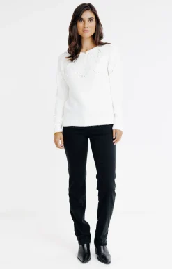 PULL AVEC JEU DE TORSADES -