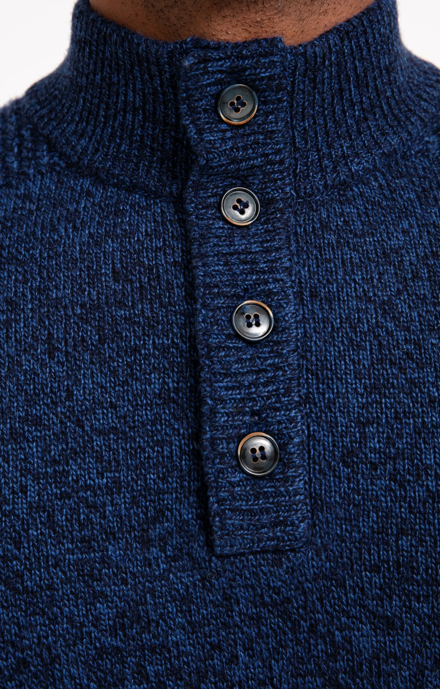 Pull col montant boutonné -