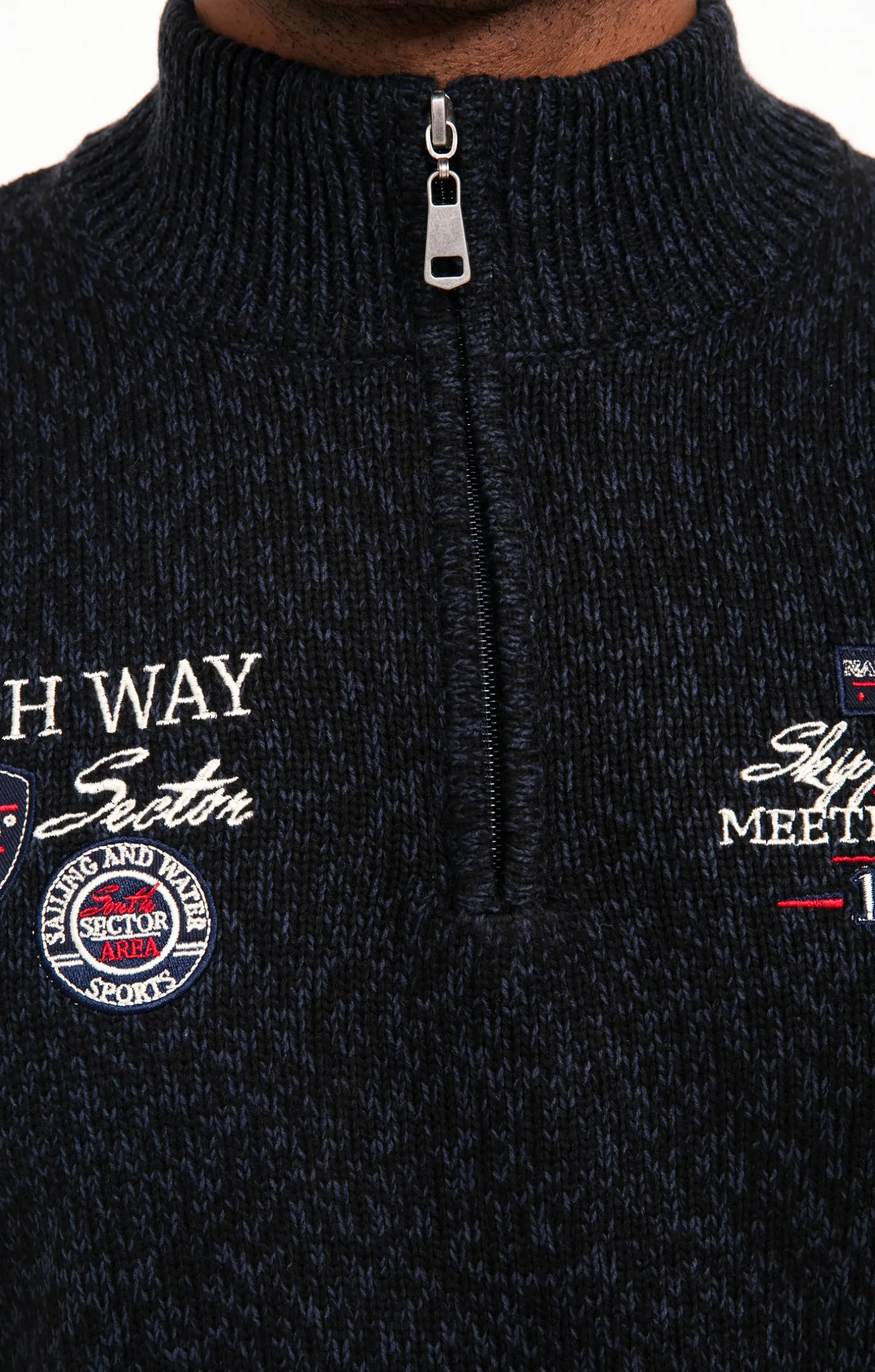 Pull col montant brodé -