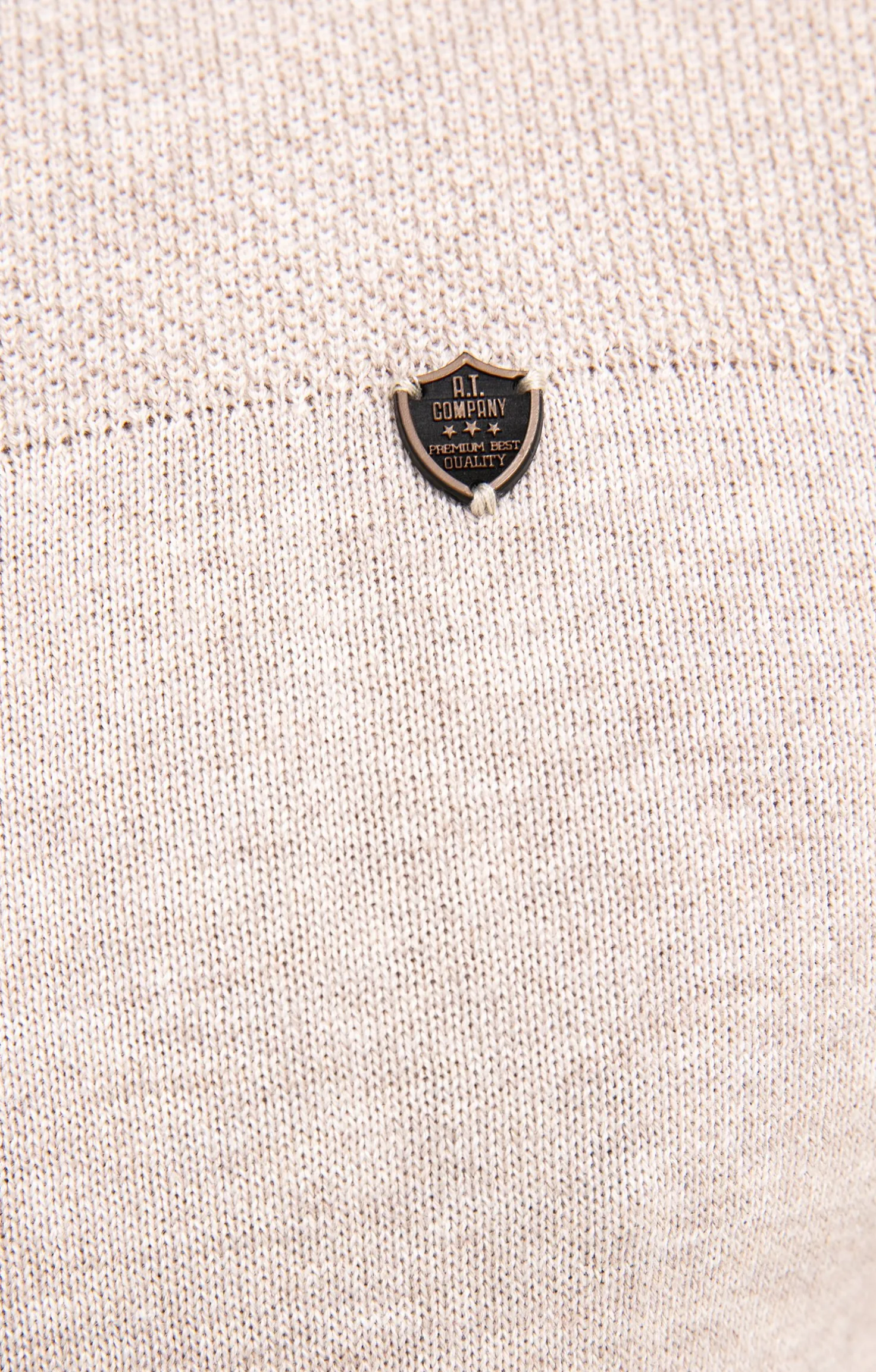 Pull col montant zippé -
