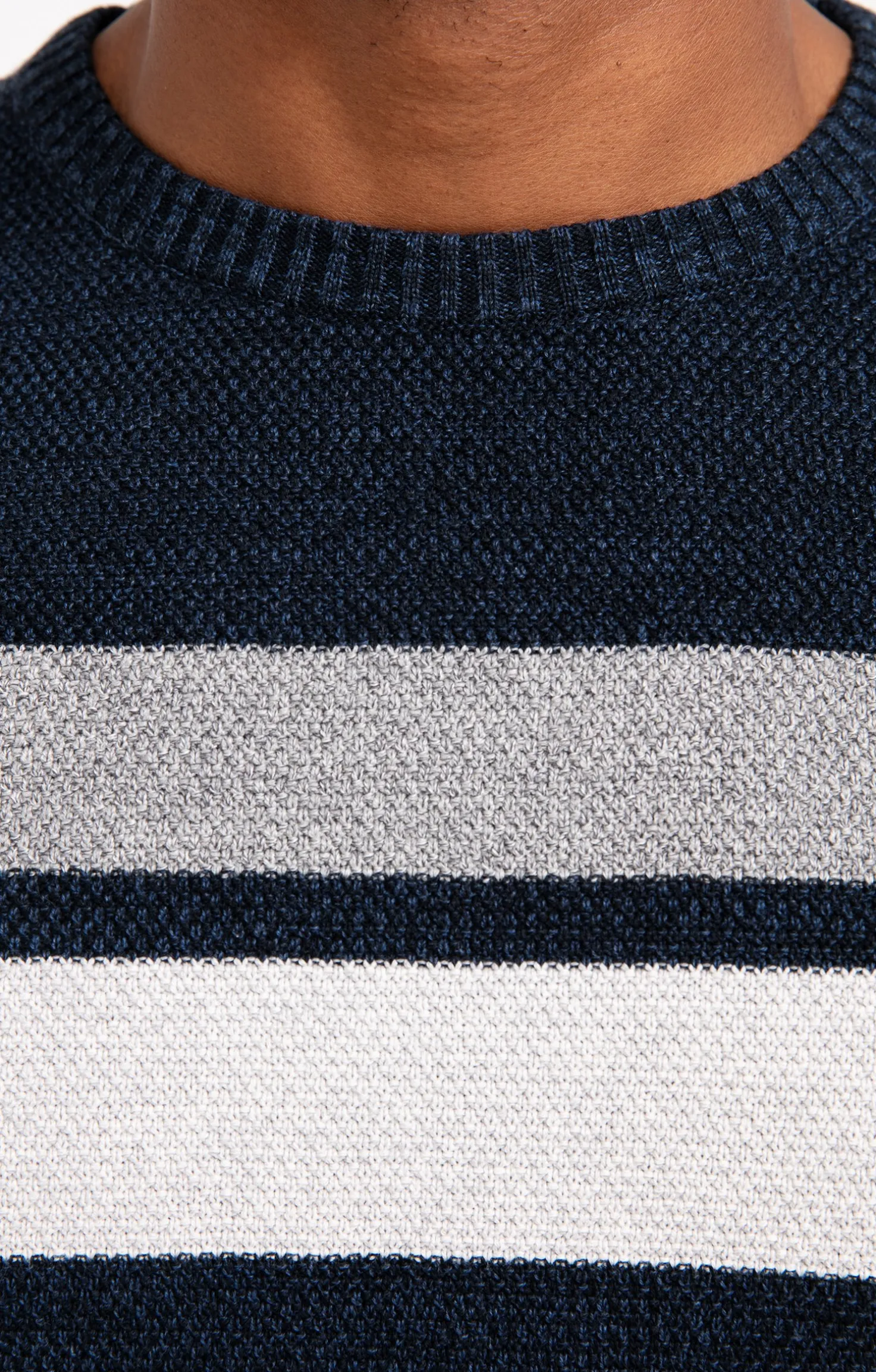 Pull col rond rayé -