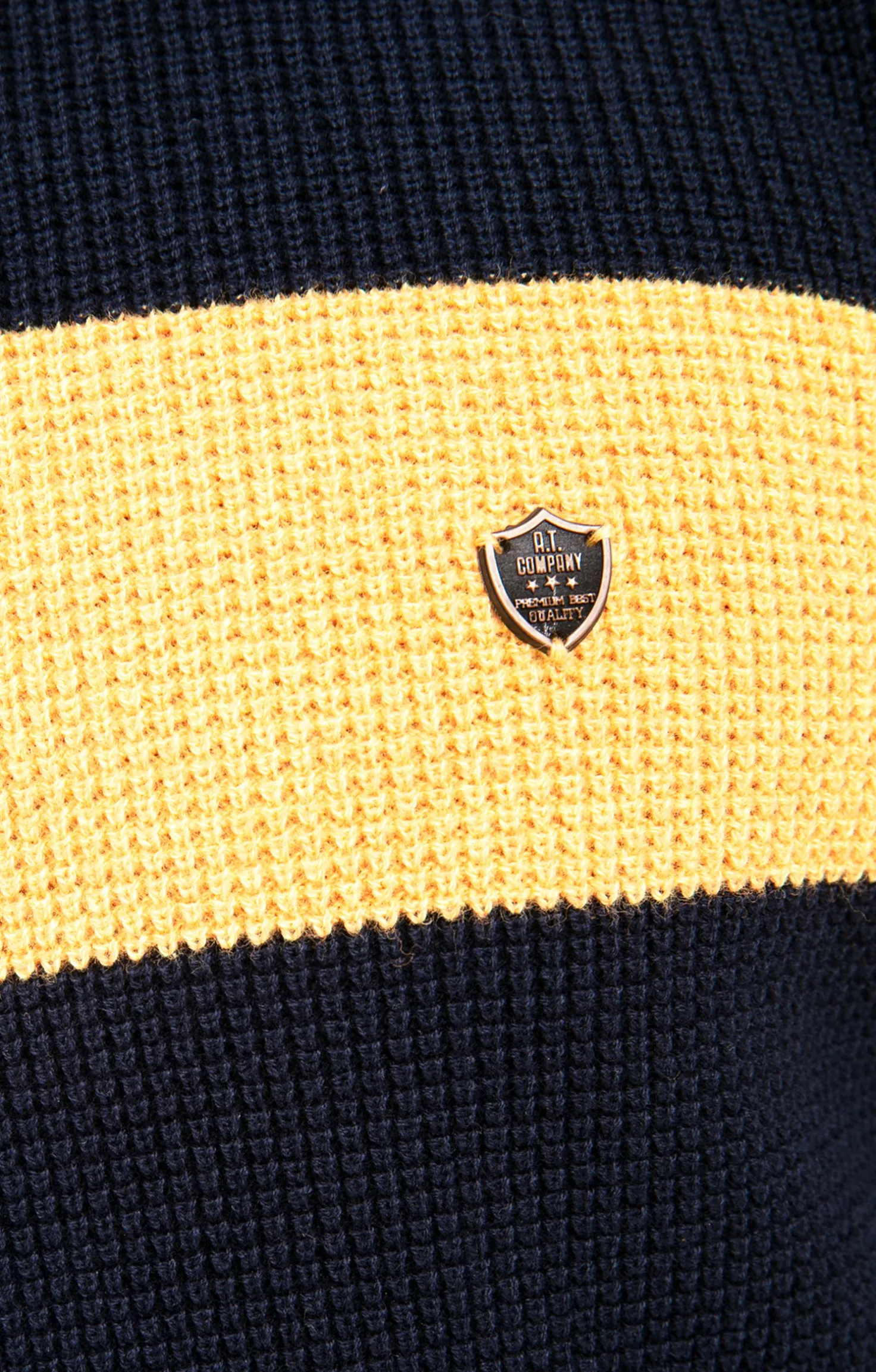 Pull col rond rayé -