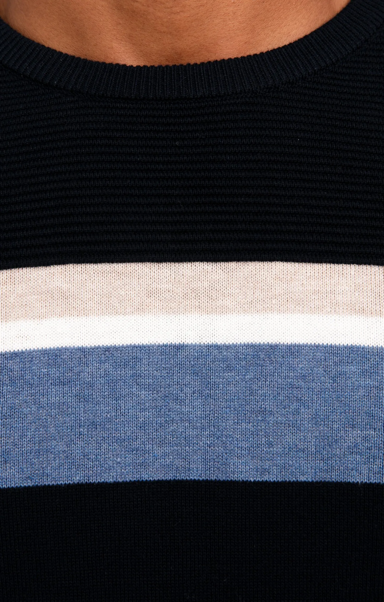 Pull col rond rayure placée -