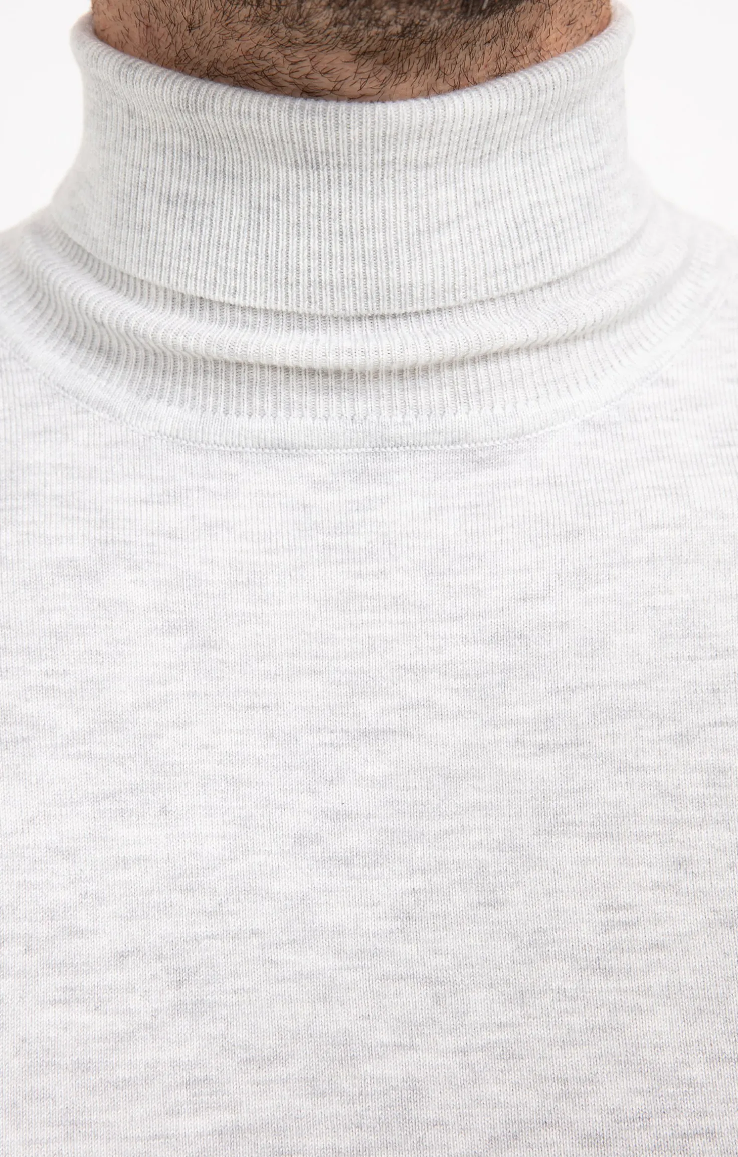 Pull col roulé uni -