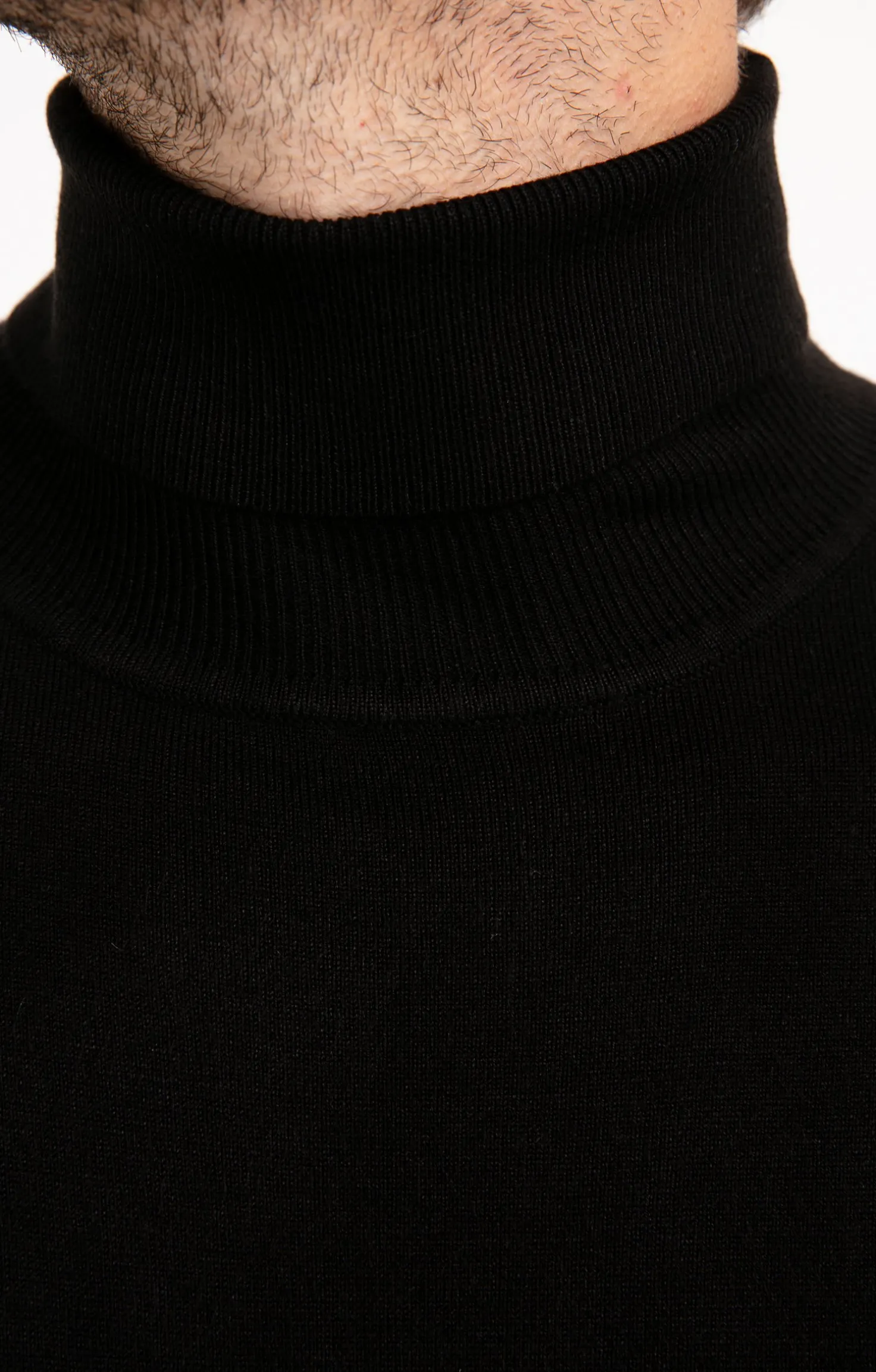 Pull col roulé uni -