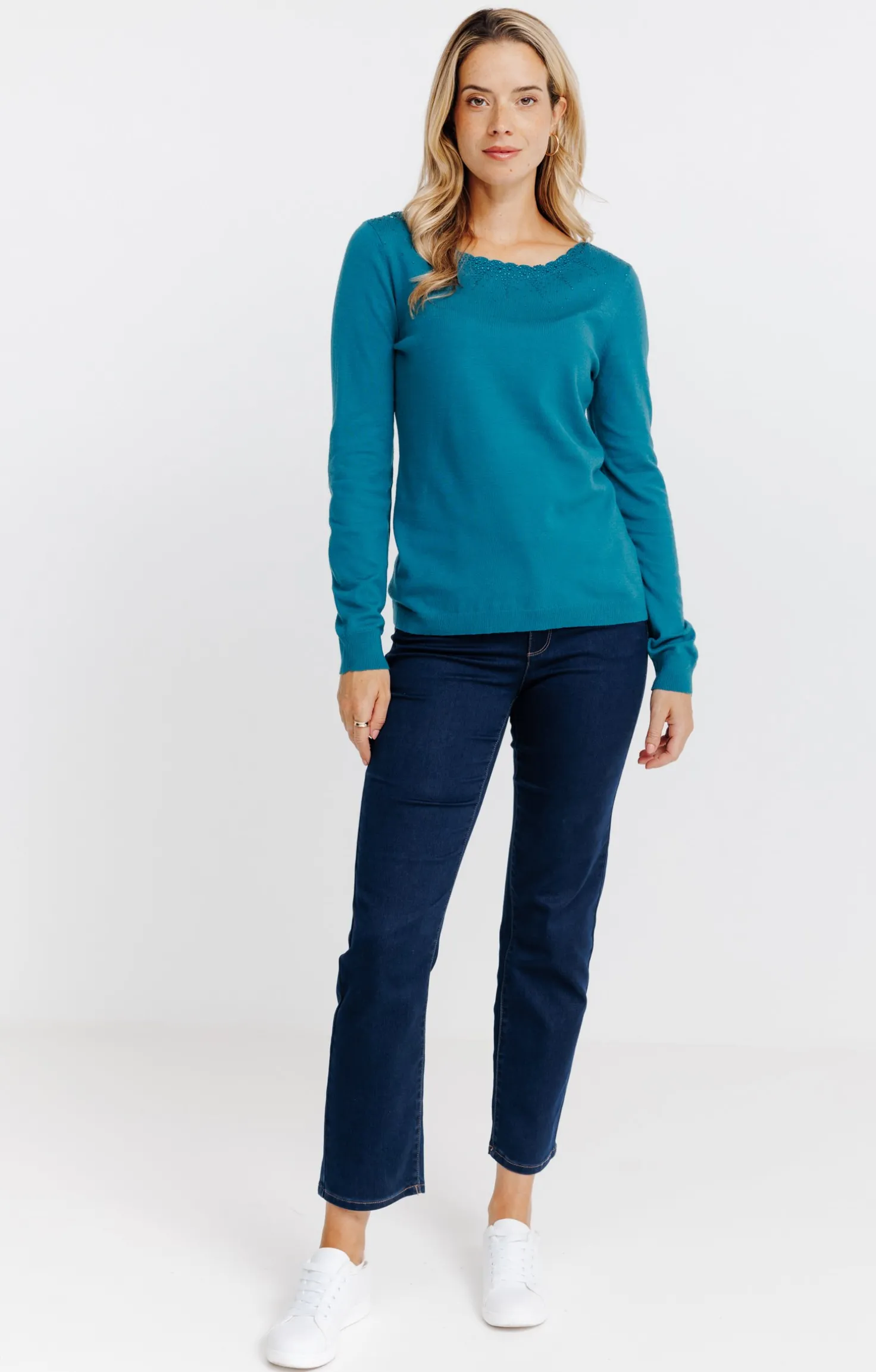 Pull détails festons -
