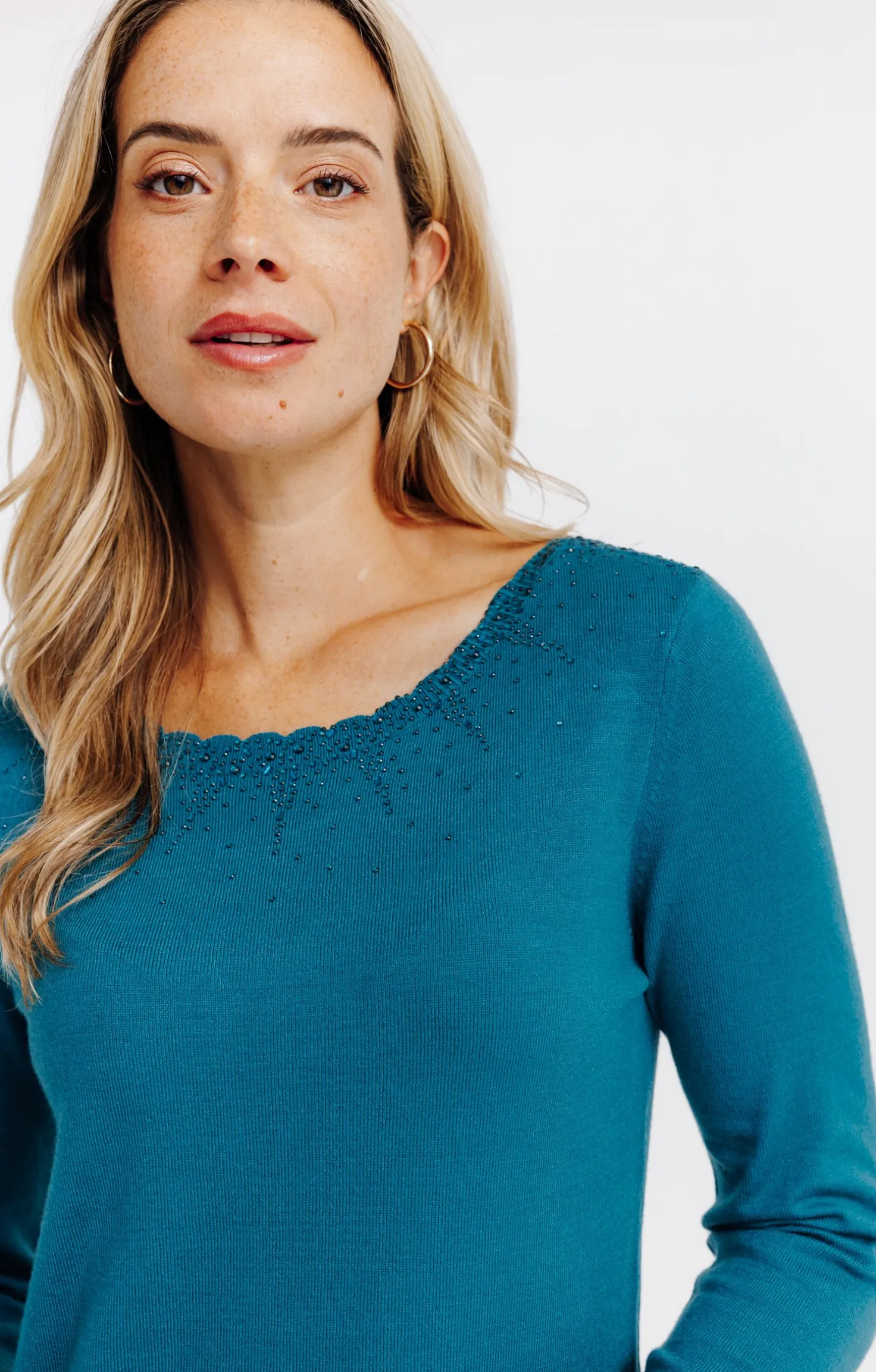 Pull détails festons -