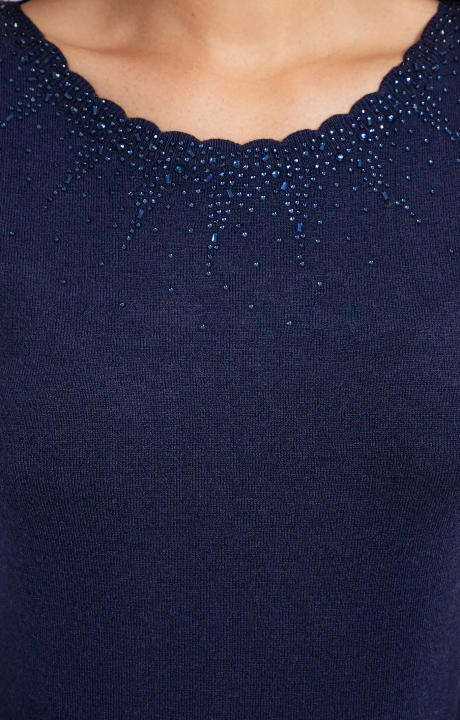 Pull détails festons -