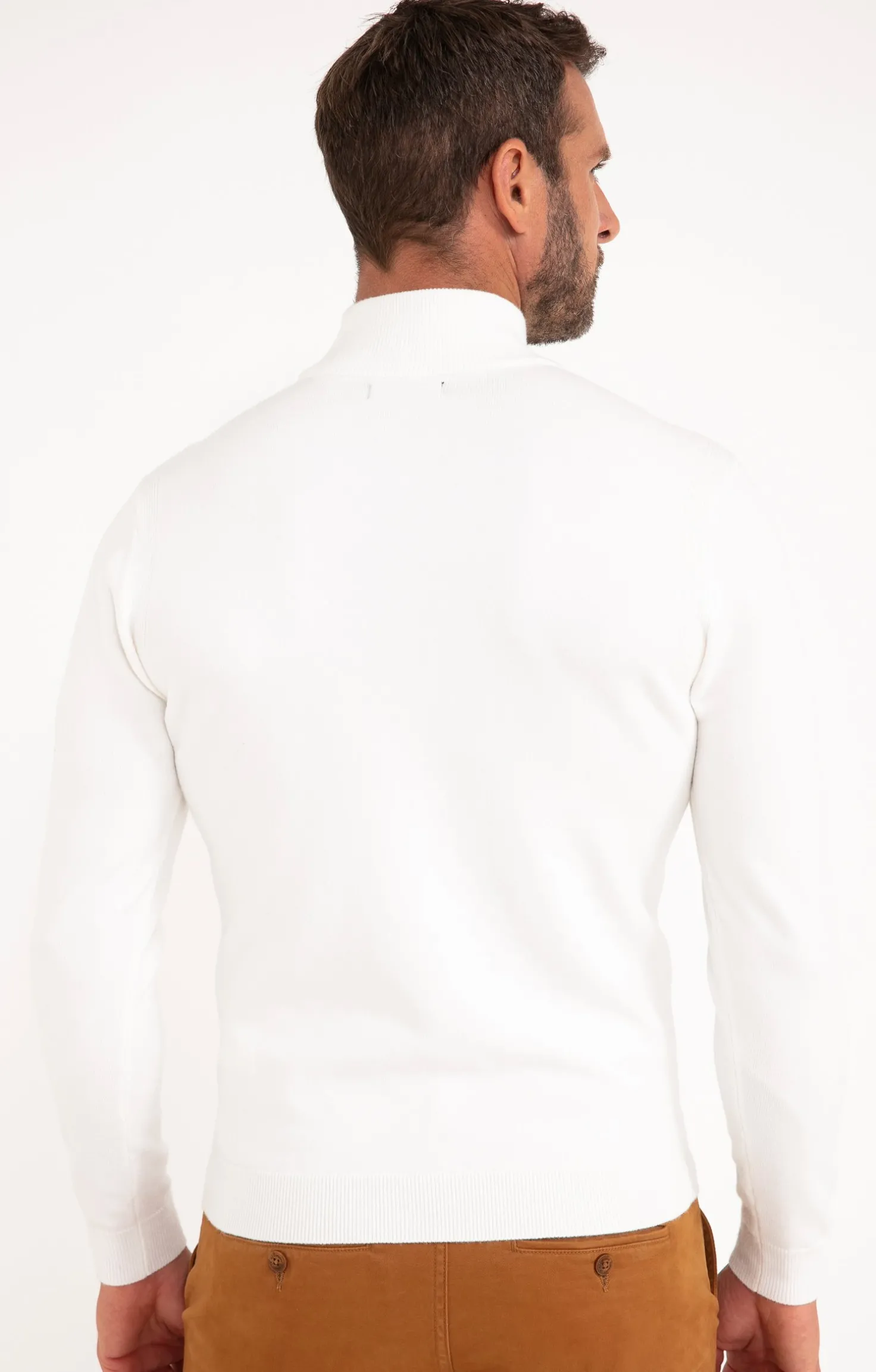 Pull uni col cheminé -