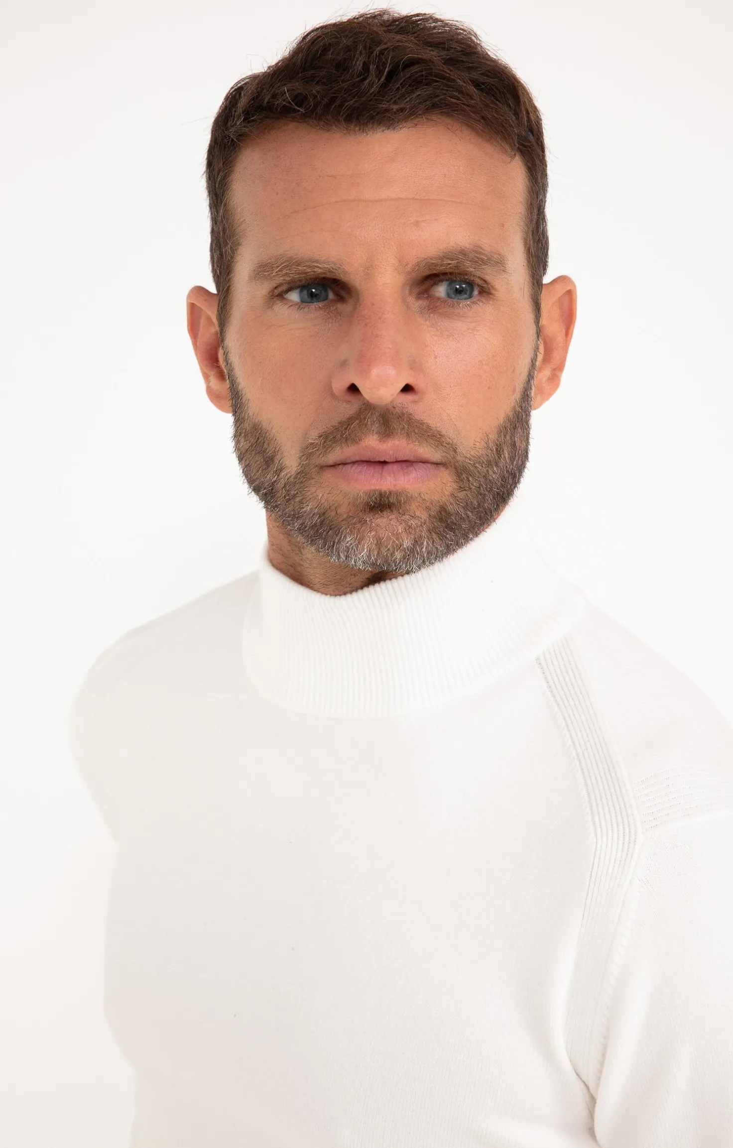 Pull uni col cheminé -