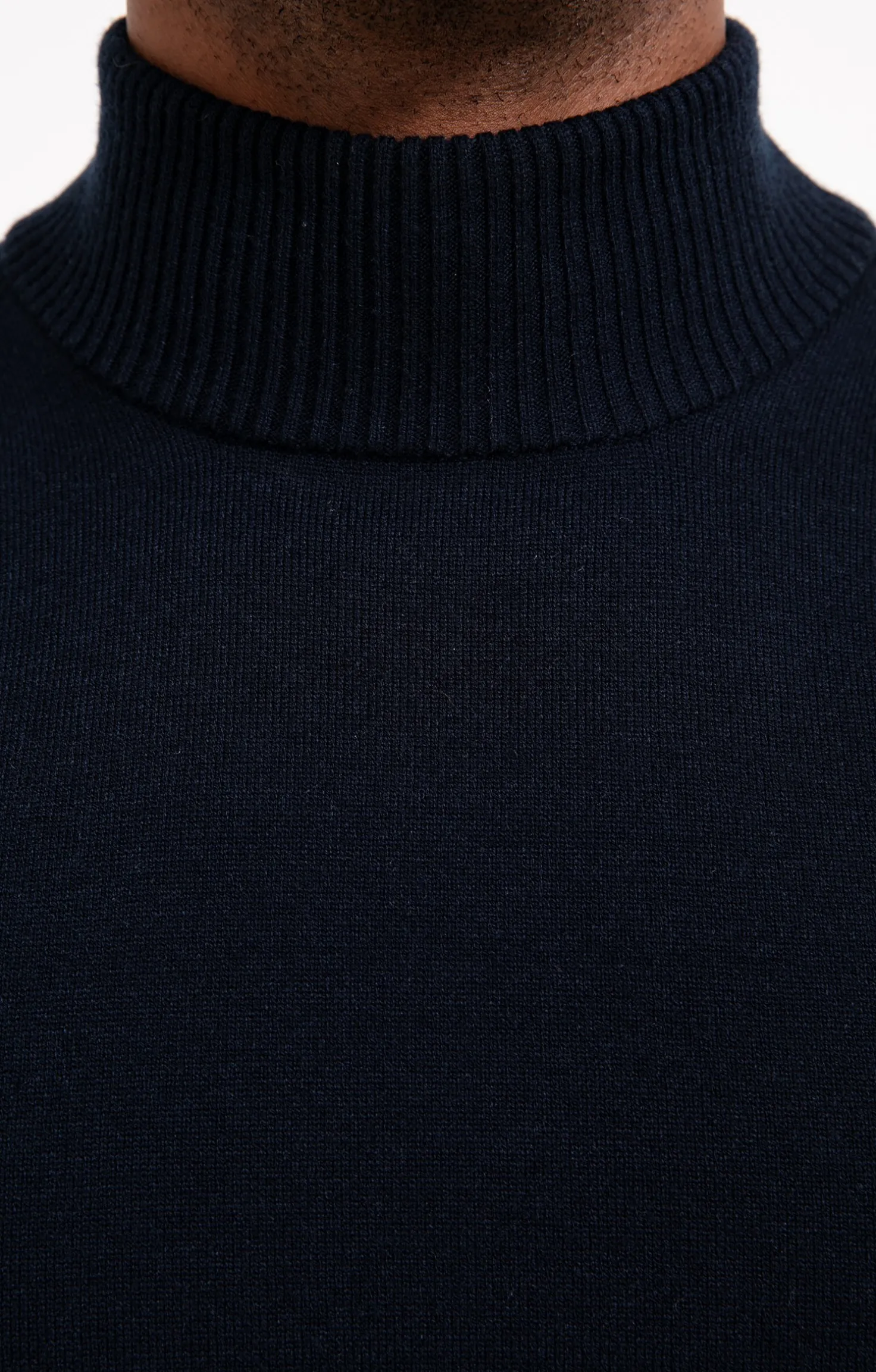 Pull uni col cheminé -
