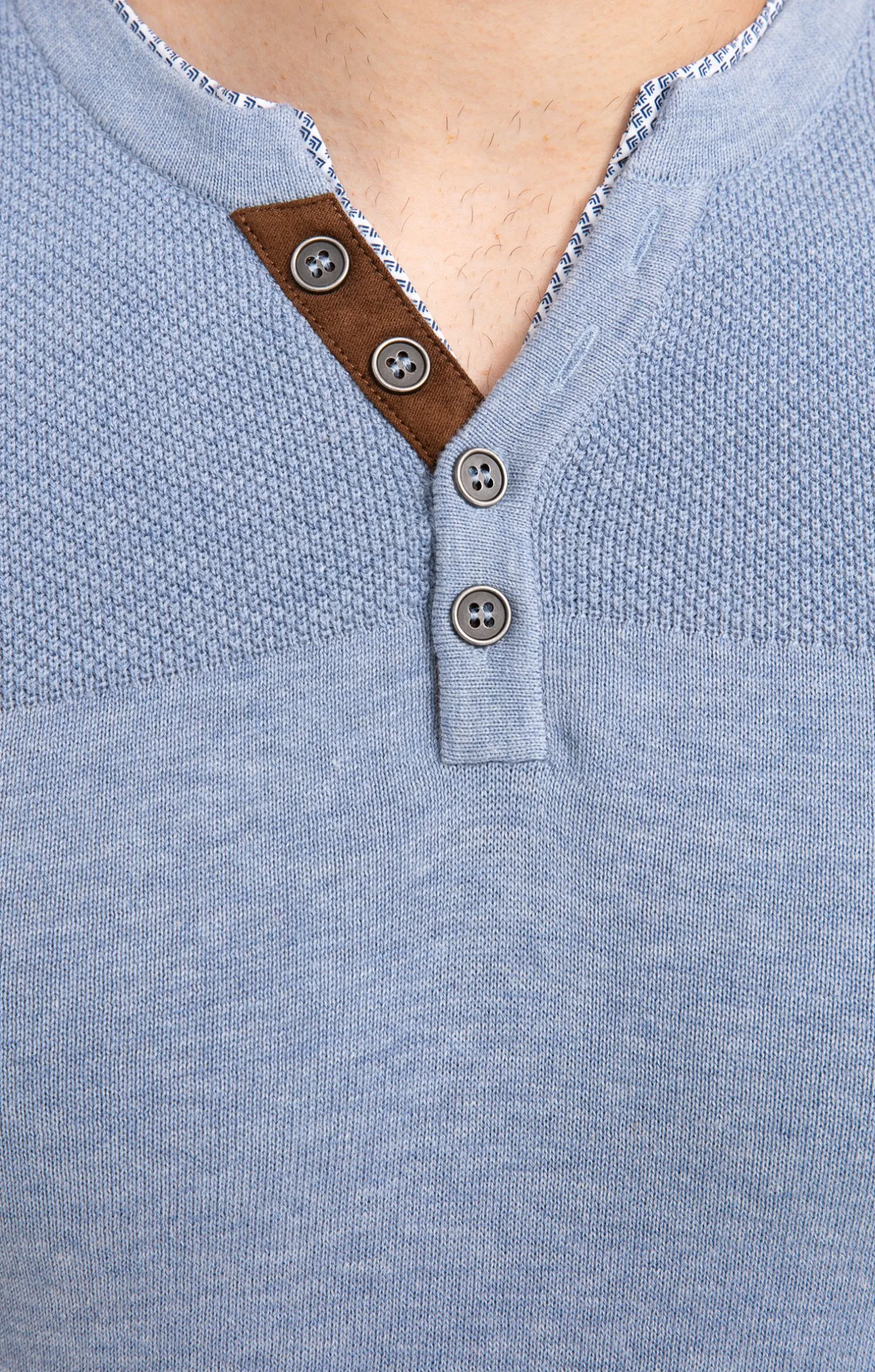 Pull uni col tunisien -