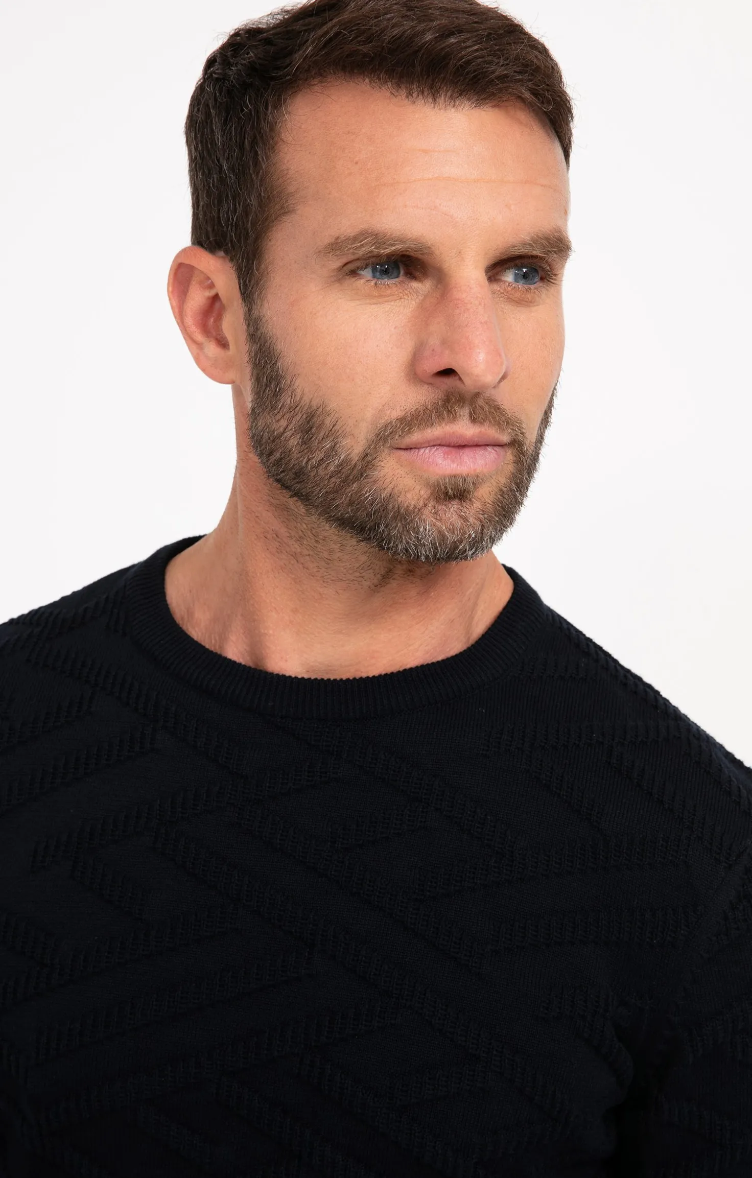 Pull uni tricotage fantaisie -