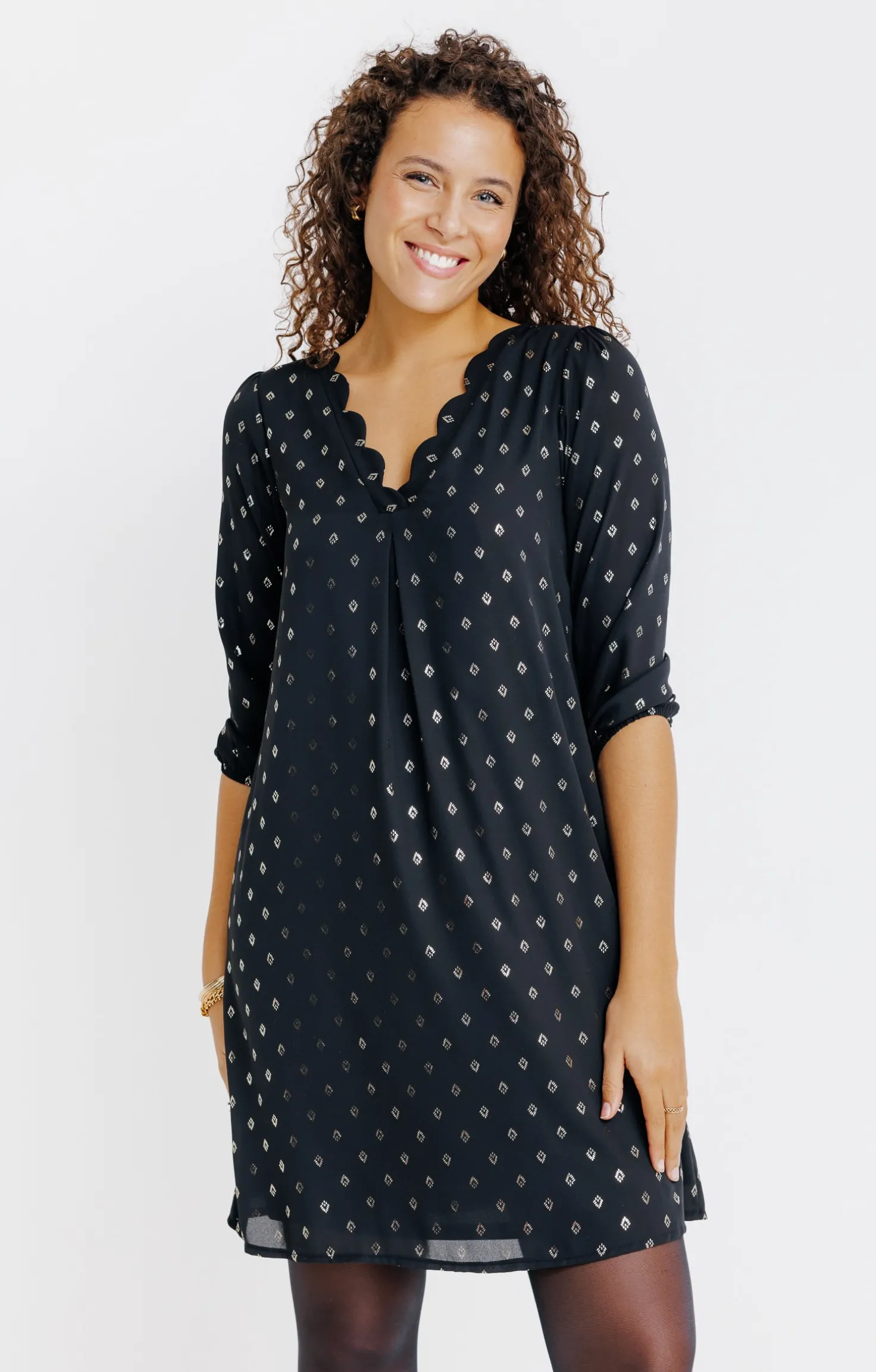 Robe décolleté festonné -