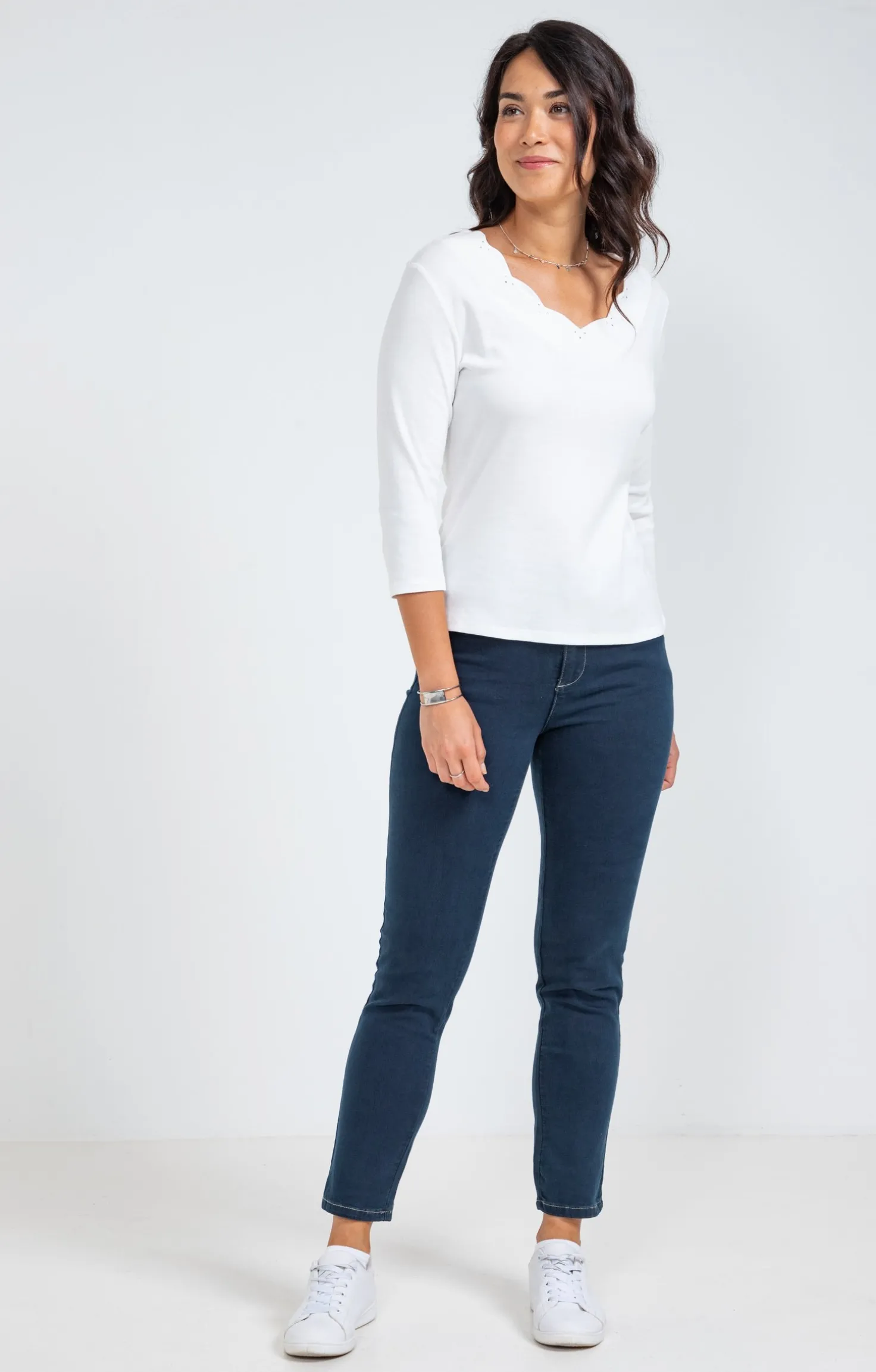 Tee-shirt uni col V festons -