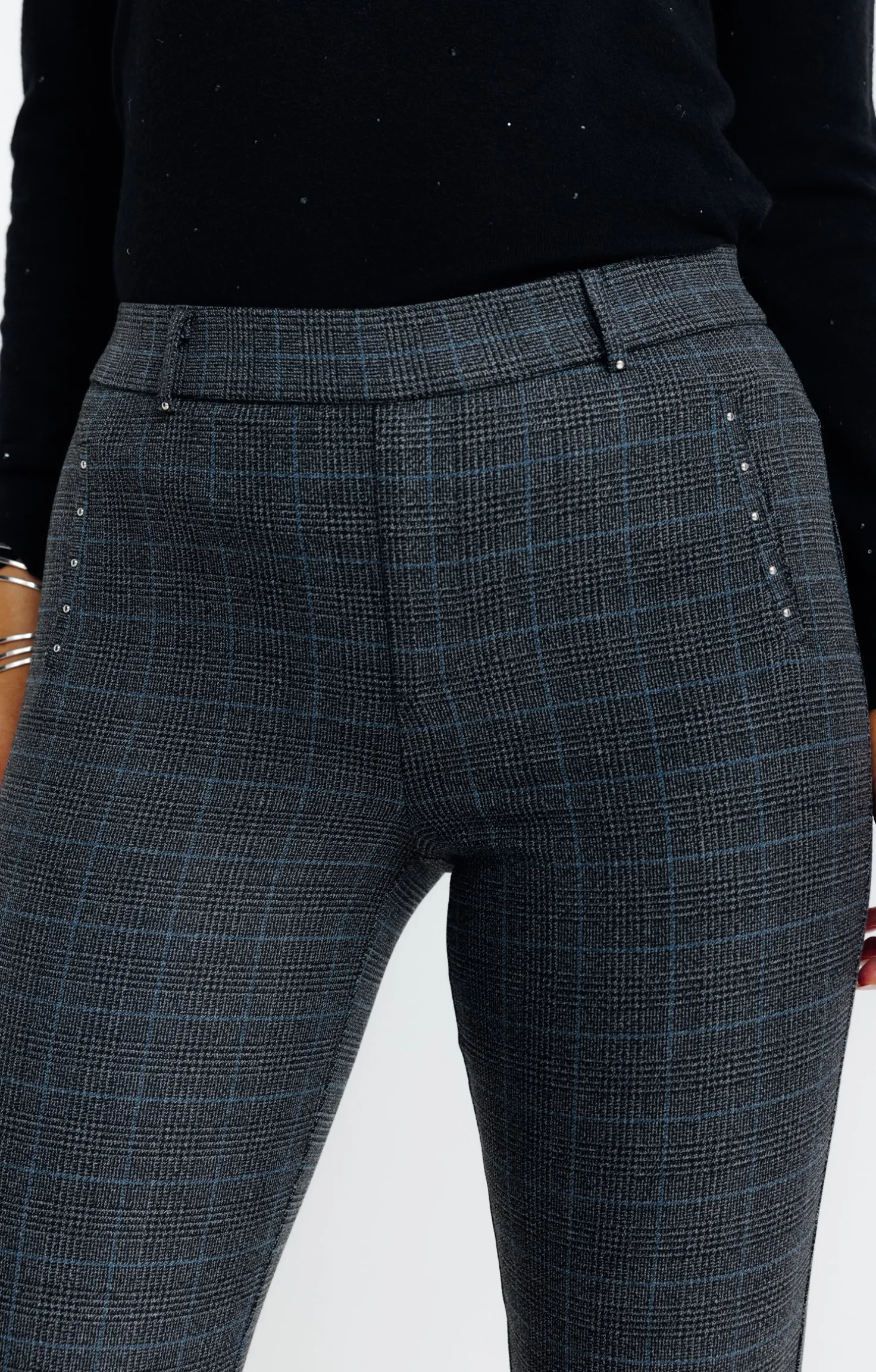 TREGGING CITY DETAIL CLOUS -