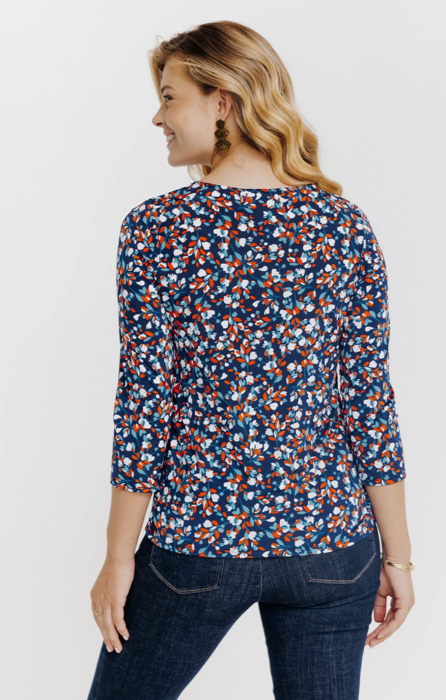 T-SHIRT COL V IMPRIME FLEURI -