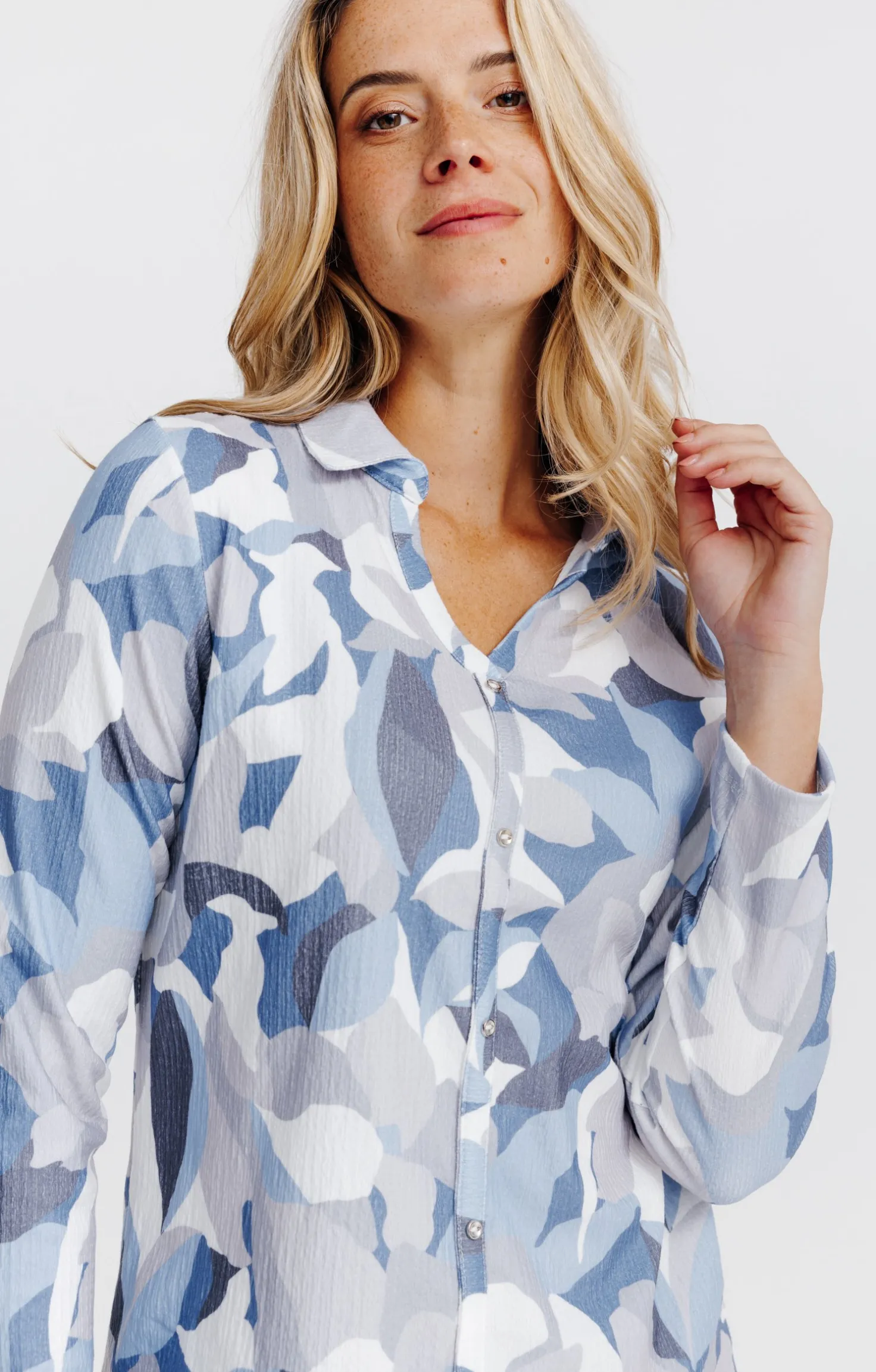 T-SHIRT MANCHES LONGUES COL CHEMISE -